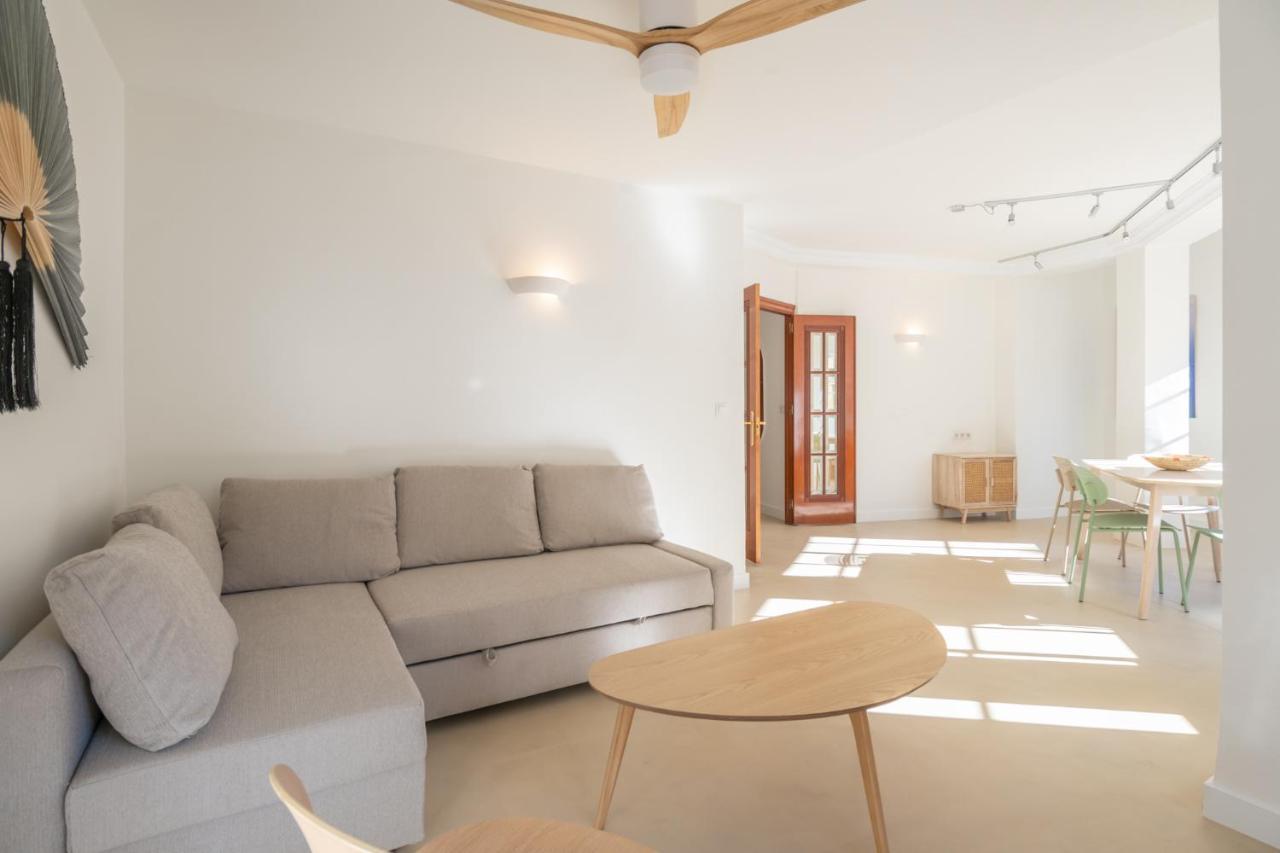 Апартаменты Amplio Apartamento Trinidad By Renthas Малага Экстерьер фото